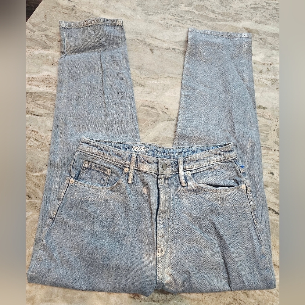 Mossimo High Rise Mom Jeans – Size 8/29R – Light Wash Stretch Denim